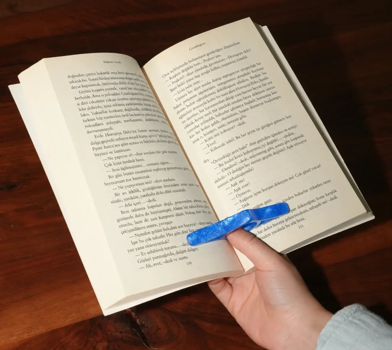 Resin Page Holder